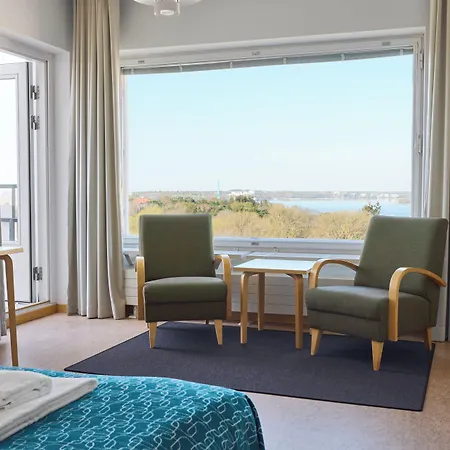 Toeoeloe Towers 4*