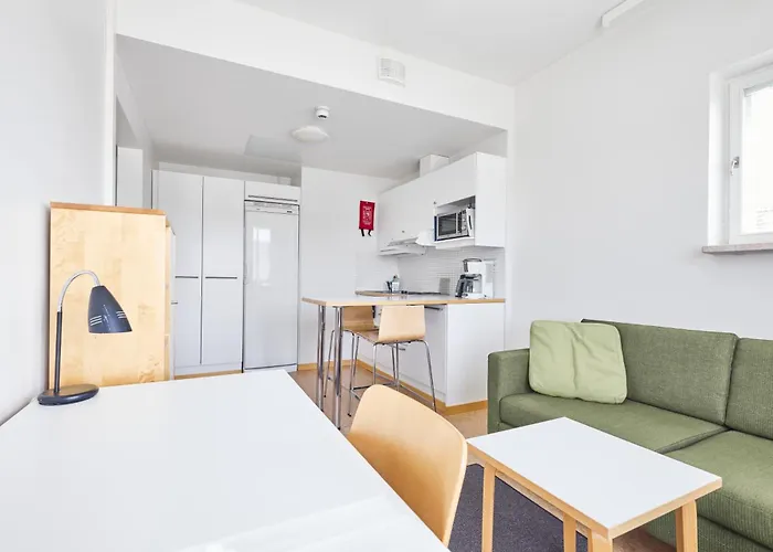 Aparthotel Toeoeloe Towers 4*