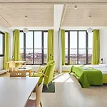 Toeoeloe Towers 4*