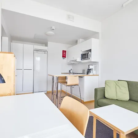 Aparthotel Toeoeloe Towers 4*