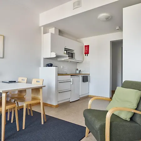 Toeoeloe Towers Aparthotel 4*