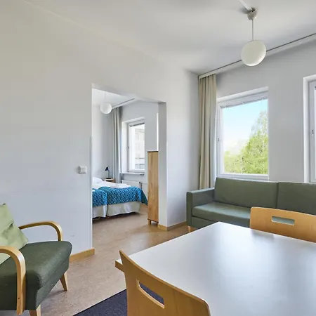 Toeoeloe Towers Aparthotel 4*