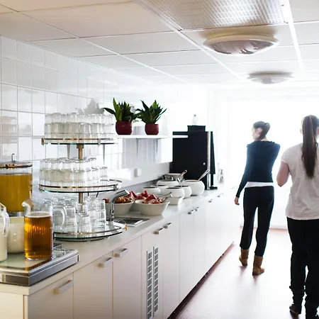 Aparthotel Toeoeloe Towers 4*