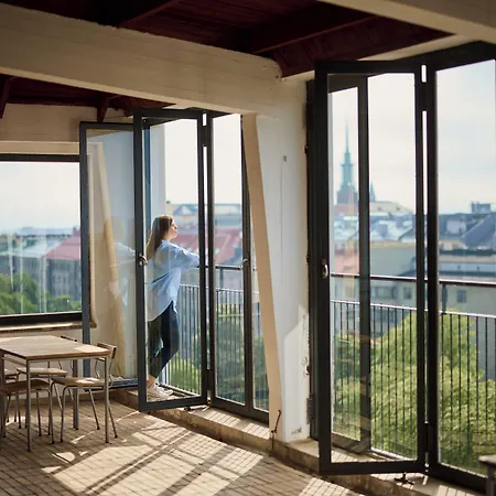 Aparthotel Toeoeloe Towers 4*