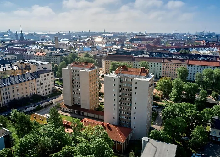 Toeoeloe Towers Aparthotel 4*