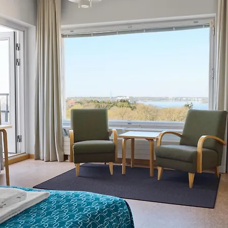 Toeoeloe Towers Aparthotel 4*