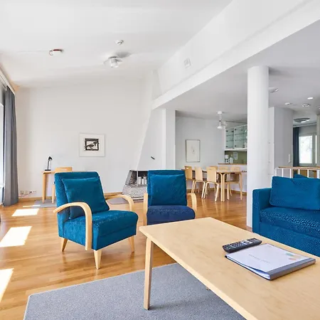 Toeoeloe Towers 4*