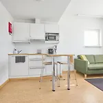 Toeoeloe Towers 4* هلسنكي