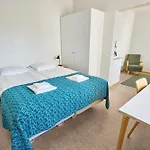 Toeoeloe Towers 4* هلسنكي