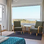 Toeoeloe Towers 4*